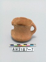 藏品(紅色夾砂雙把圈足小陶罐)的圖片